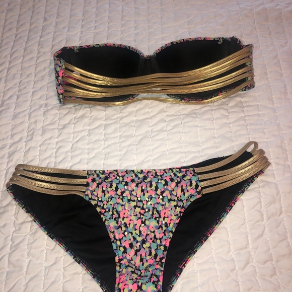 Victoria Secret Bikini Size small - Picture 2 of 5